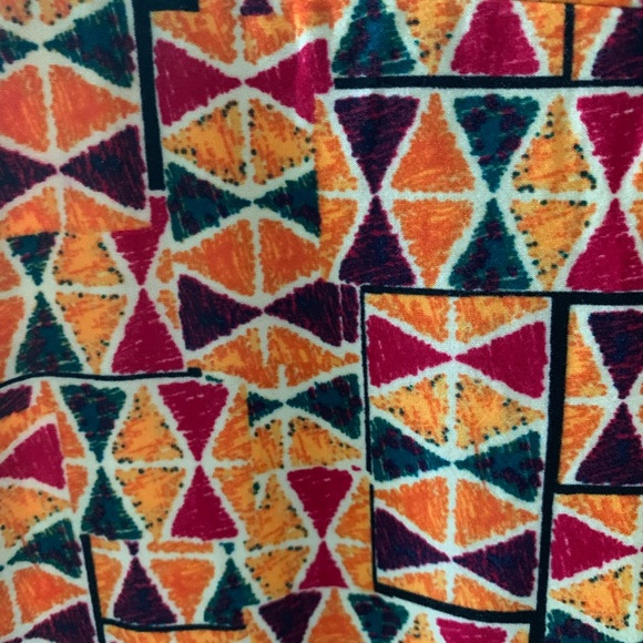 LuLaRoe Tall and Curvy (TC) Leggings - Picture 3 of 3